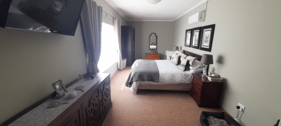 7 Bedroom Property for Sale in Bloemhof North West